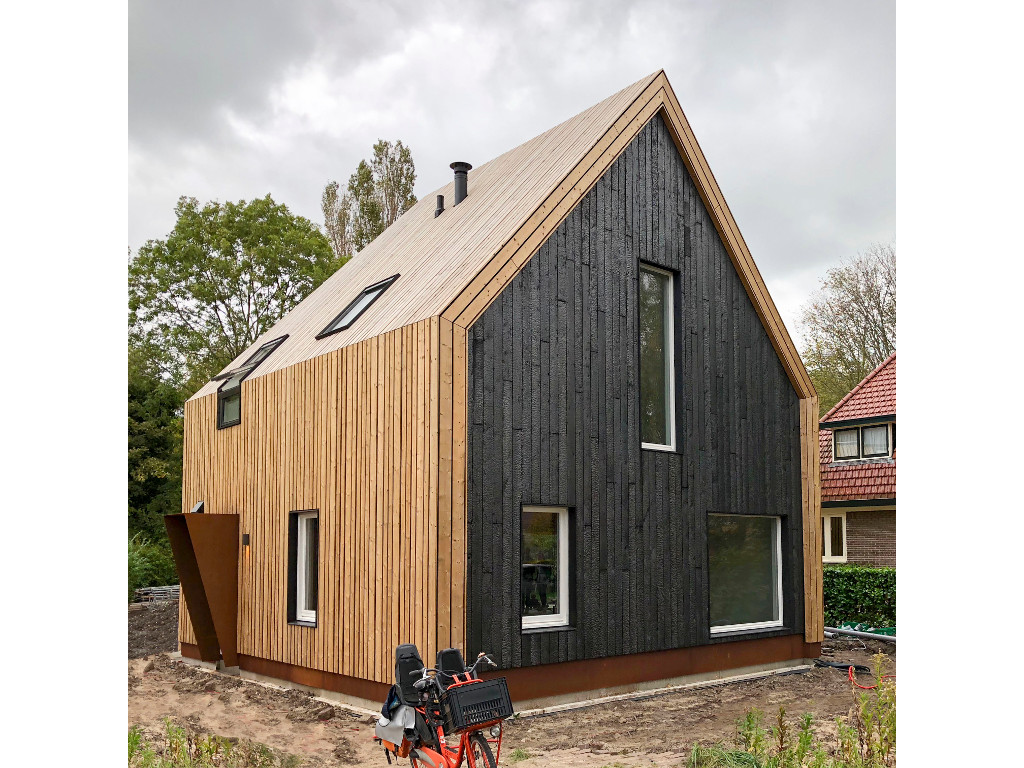 Geknikt Woonhuis